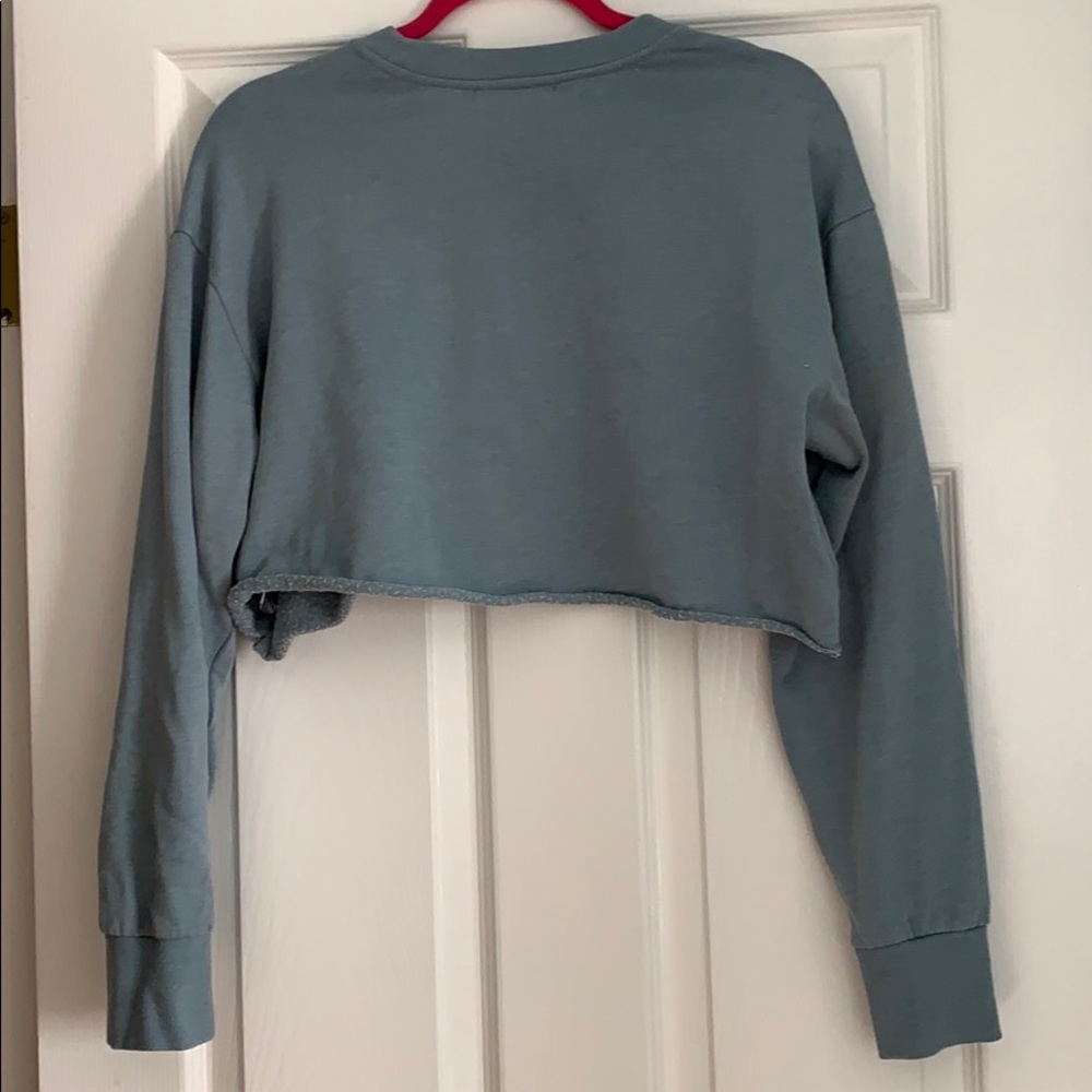 Cropped sweatshirt! - Picture 4 of 4